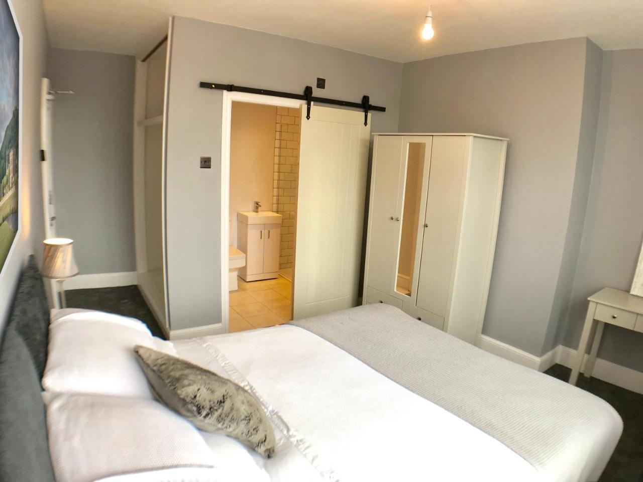 The Crafty Dog Hotel Chesterfield Exterior photo